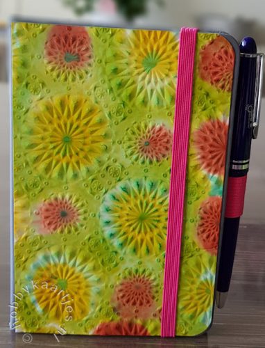 notitie boekje alcohol inkt en de Sizzix 3D Embossing Folder Kaleidoscope
